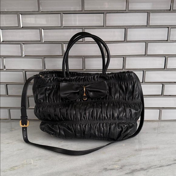 Elegant Prada Nappa leather excellent condition Black Women's Handbag